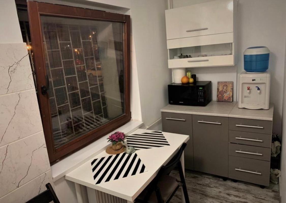 Huge 3 Room Apartament In City Center! Bukares Bagian luar foto